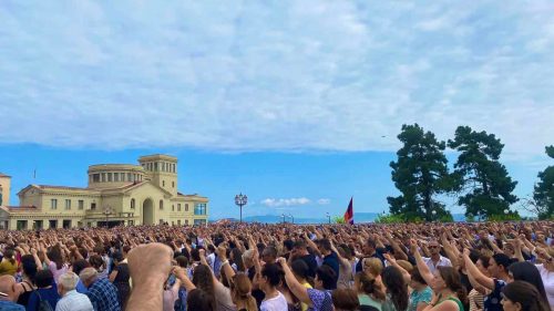 Народные протесты в Арцахе: каких решительных шагов ожидать от президента Арцаха?