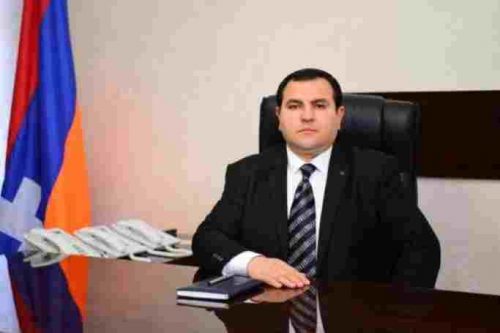 Արցախից Հայաստան եկող հիվանդներին Բերձորի անցակետում զննում են ադրբեջանցի բժիշկները․ ԱՀ պետնախարար