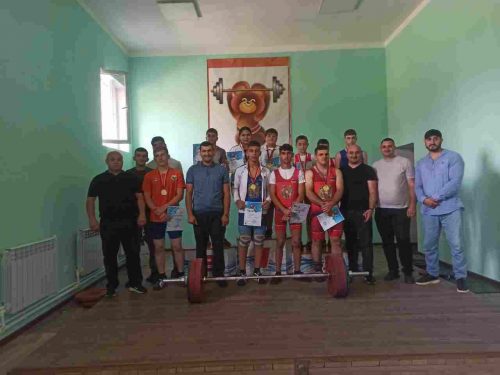 Ստեփանակերտում ծանրամարտի առաջնության արդյունքները նախատեսվածից ցածր են․ պատճառը մարզիկների սննդի պակասն է