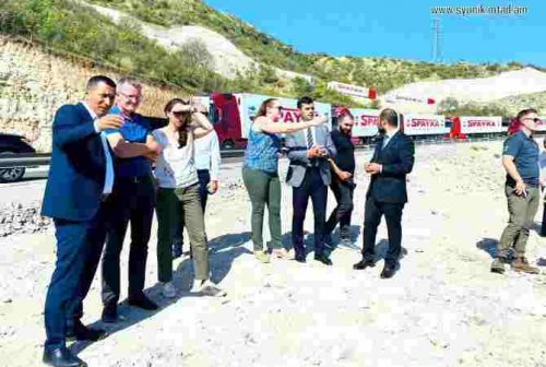 Делегация, прибывшая в Армению по поручению сенатора США Роберта Менендеса, посетила начало Лачинского коридора