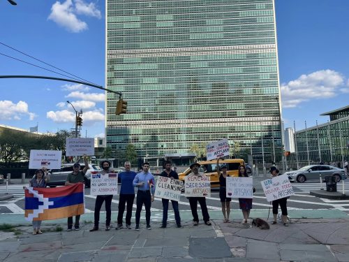 Azerbaijanis attack Armenian protesters outside UN Headquarters