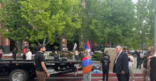 Ամերիկահայերի ակցիան՝ Լոս Անջելեսում Ադրբեջանի հյուպատոսության դիմաց