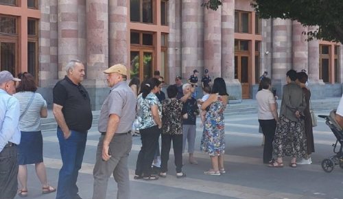 Արցախցիները հանդիպում են պահանջում Նիկոլ Փաշինյանի հետ