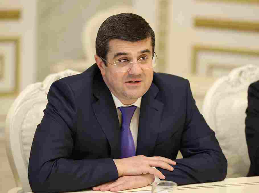 Предсказуемое интервью с запоздалыми заявлениями Предсказуемое интервью с запоздалыми заявлениями