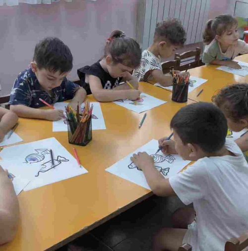 Կոնֆետներ` միայն «թղթի վրա». արցախցի երեխաների առօրյան