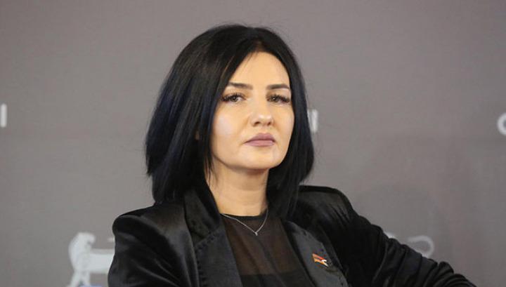 Բոլորը երեխեքին կորցրել են, ավտոմեքենաներ չկան, որ գնանք, վերցնենք դպրոցից․ Մետաքսե Հակոբյան Բոլորը երեխեքին կորցրել են, ավտոմեքենաներ չկան, որ գնանք, վերցնենք դպրոցից․ Մետաքսե Հակոբյան