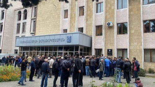 Ստեփանակերտի բոլոր փողոցները լցված են տեղահանվածներով․ Արցախի ՄԻՊ