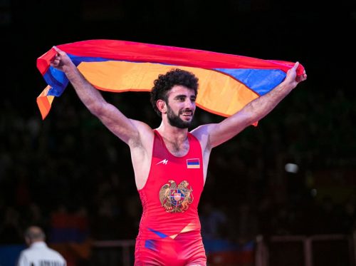 Gevorg Gharibyan reaches semifinal beating Azerbaijan’s representative in World Wrestling Championships