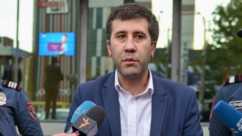 «Именно так происходят политические преследования»: Рубен Меликян о продлении срока содержания под стражей Армена Ашотяна