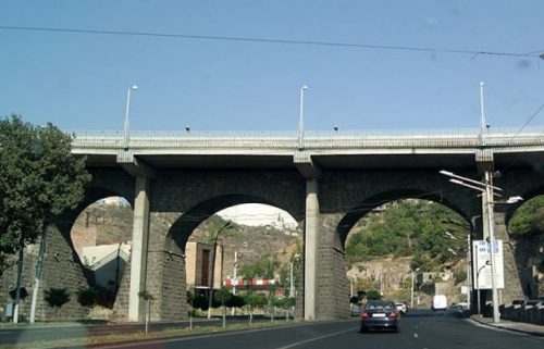 Ստեփանակերտցի 19-ամյա տղան Երևանում կամրջից ցած է նետվել