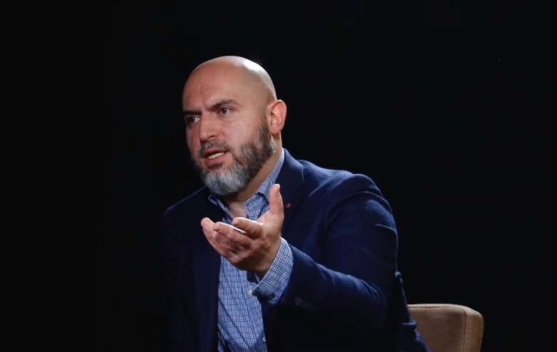 Է՞լ ինչ տանք, որ «հանգիստ ապրենք». Արմեն Աշոտյանի հոդվածը՝ կալանավայրից Է՞լ ինչ տանք, որ «հանգիստ ապրենք». Արմեն Աշոտյանի հոդվածը՝ կալանավայրից