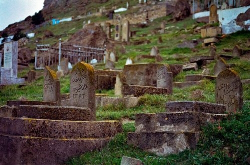 Աբսուրդի թատրոն․ հայերն ուսումնասիրում են ադրբեջանական հետքը Հայաստանում