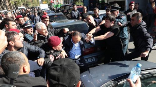 Կարեն Շահրամանյանը ճանաչվել է տուժող․ ձերբակալվել է 10 անձ