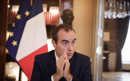 Министр обороны Франции: Необходимо дать РА возможность защитить свое гражданское население и границы страны