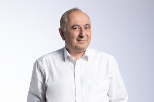 Армен Чарчян сложил полномочия