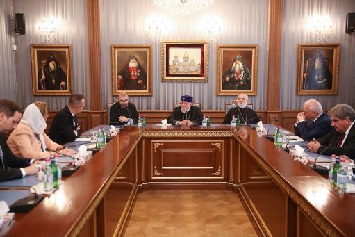 Ամենայն Հայոց Կաթողիկոսը Հունգարիայի արտգործնախարարի հետ քննարկել է գերիների ազատ արձակման հարցը Ամենայն Հայոց Կաթողիկոսը Հունգարիայի արտգործնախարարի հետ քննարկել է գերիների ազատ արձակման հարցը