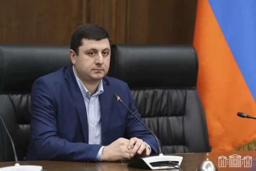 Тигран Абрамян: Действующая власть несет смерть и уступки
