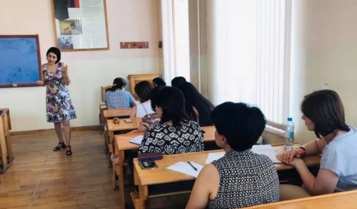 Certification based on textbooks or subjects? What are teachers demanding?