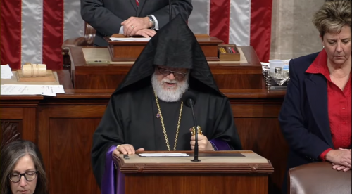 Ողորմա՛ծ Աստված, մեր աղոթքներում հիշի՛ր՝  իրենց դարավոր հայրենիքը ստիպված լքած ավելի քան հարյուր հազար հայ փախստականներին․ Արամ Ա կաթողիկոս