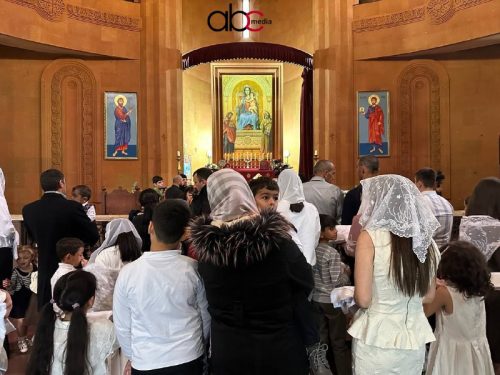 Մասիսում մկրտում են 140 արցախցի երեխայի