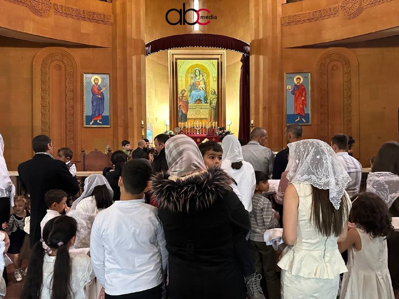 Մասիսում մկրտում են 140 արցախցի երեխայի Մասիսում մկրտում են 140 արցախցի երեխայի