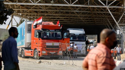 Израиль разрешит въезд в сектор Газа двум бензовозам в день