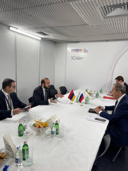 Встретились главы МИД Армении и России