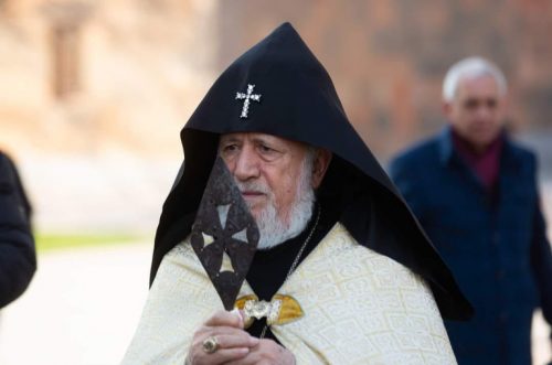 Մայր Աթոռ Սուրբ Էջմիածնում նշվեց հայոց առաջին լուսավորիչների տոնը. դուրս բերվեց Աստվածամուխ Սուրբ Գեղարդը