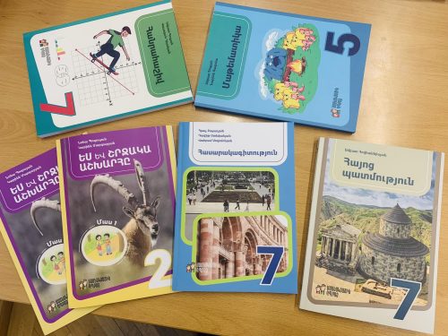 ԿԳՄՍՆ-ն քննարկում է նոր դասագրքերը վերանայելու ու վերահրատարակելու հարցը