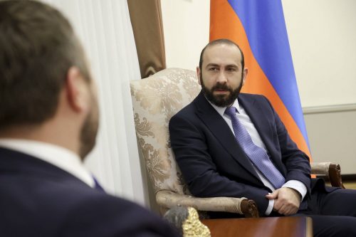 Զորքերը հետ կքաշեն գոյություն չունեցող միջպետական սահմանից