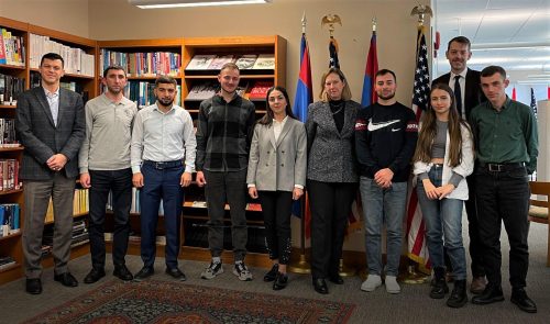 ՀՀ-ում ԱՄՆ դեսպանը հանդիպել է արցախցի երիտասարդների հետ