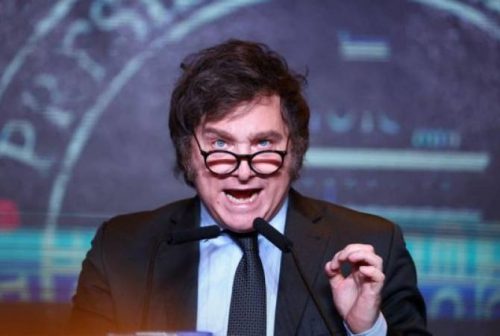 Президент Аргентины запретил протесты, а оппозиция считает это неконституционным