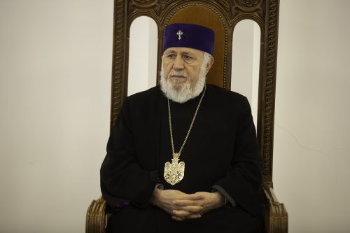 Հայ ժողովրդի առջև ծառացած մարտահրավերների հաղթահարման համար եկեղեցականը պետք է անսակարկ նվիրումով իրականացնի իր ծառայությունը ազգին, հայրենիքին ու Եկեղեցուն․ Գարեգին Բ