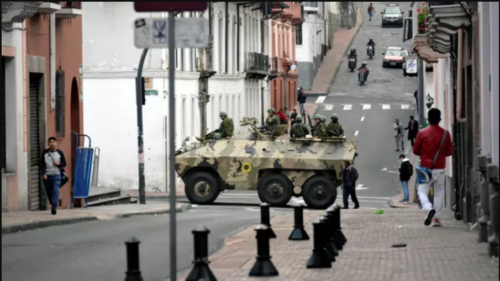 Էկվադորում զանգվածային անկարգություններ են, փողոցներում զինտեխնիկա է կուտակված