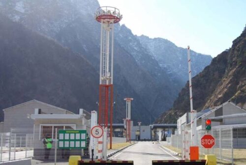 Մոտ 200 բեռնատար դուրս է եկել Հայաստանից և դեռևս ձևակերպում չի անցել Լարսում. մաքսային կցորդ․ Արմենպրես