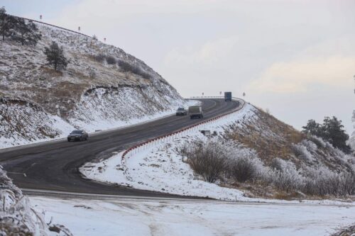 Ларс закрыт для грузовиков, на перевале Варденяц и участке «Мегри Сар» метель