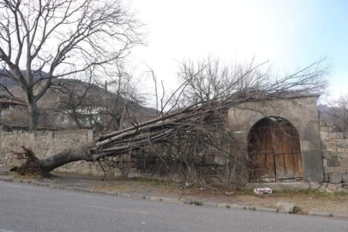 Գորիսում քամուց  ավերածություններ են գրանցվել