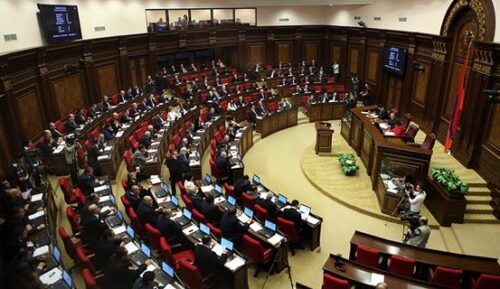 Армянский парламент предлагает отменить почетные звания