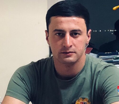 NEWS.am: Погибший на боевой позиции в Варденисе 23-летний офицер был выходцем из общины Воскеваз, у него есть младший брат