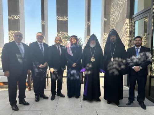 Օգտակար կլինենք հայ համայնքին․ Կատարի վարչապետը՝ Արամ Ա Կաթողիկոսին