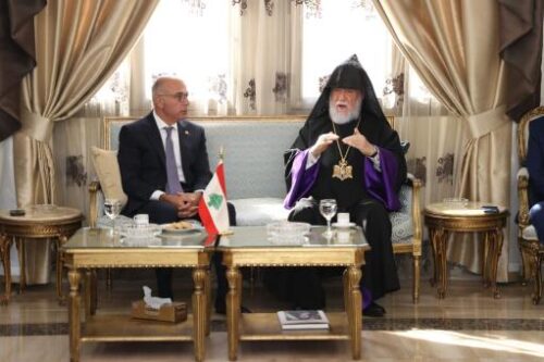 Հայաստանը շրջապատված է լուրջ տագնապներով, պետք է համախմբել մեր ուժերը․ Արամ Ա կաթողիկոս