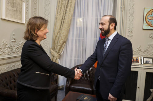 Мирзоян и Луазо отметили принципиальный для народа Арцаха подход, проявленный Европарламентом в сложных условиях 