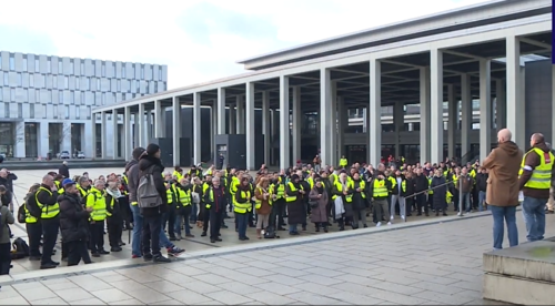 В Германии бастуют 90 тысяч транспортников