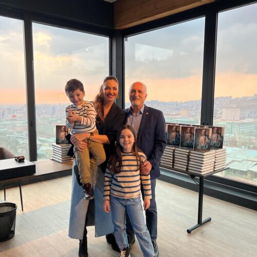 Лусине Товмасян: Мой тесть, будучи патриотом и преданным армянином, сегодня приравнен к преступникам и лишен свободы 