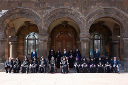 Մայր Աթոռը մտահոգություն է հայտնում նոր Սահմանադրության ընդունման կապակցությամբ