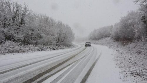 Ստեփանավանի ոլորանները դժվարանցանելի են կցորդիչով բեռնատարների համար. ՀՀ տարածքում կան փակ ճանապարհներ․ Լարսը բաց է