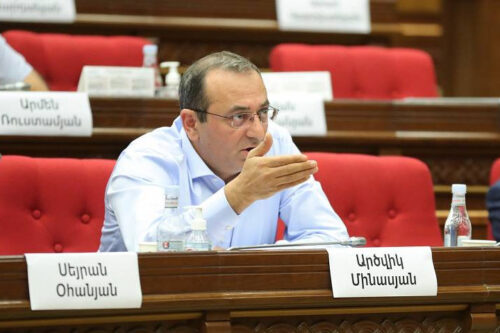 Այն անձը, որ իշխանության թրի տակով  չի անցնում, պետական համակարգ մուտքի թույտվություն չի ստանում․ Արծվիկ Մինասյան