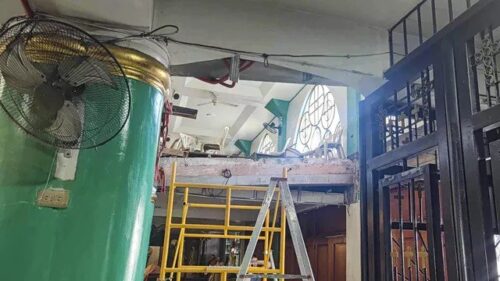 В результате обрушения церкви на Филиппинах один человек погиб и 52 получили ранения