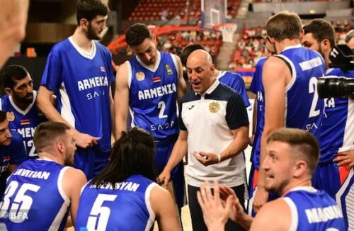 Главный тренер Рекс Каламян не будет тренировать сборную Армении по баскетболу в следующих двух играх отборочного турнира национального первенства