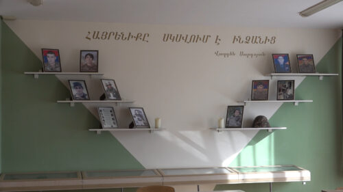 Դպրոցների տնօրենները վստահեցնում են՝ փառքի անկյունները չեն հեռացվելու